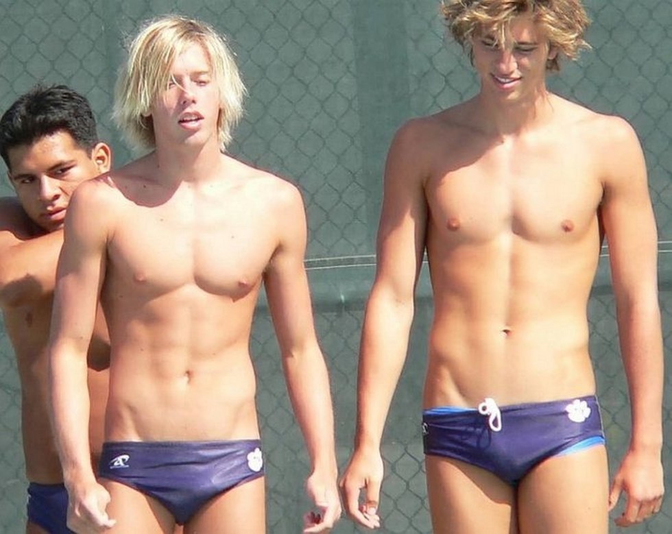 Twinks guys in the pool