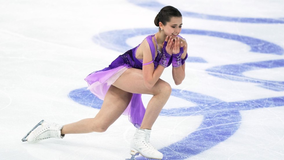 Camila Valieva skater