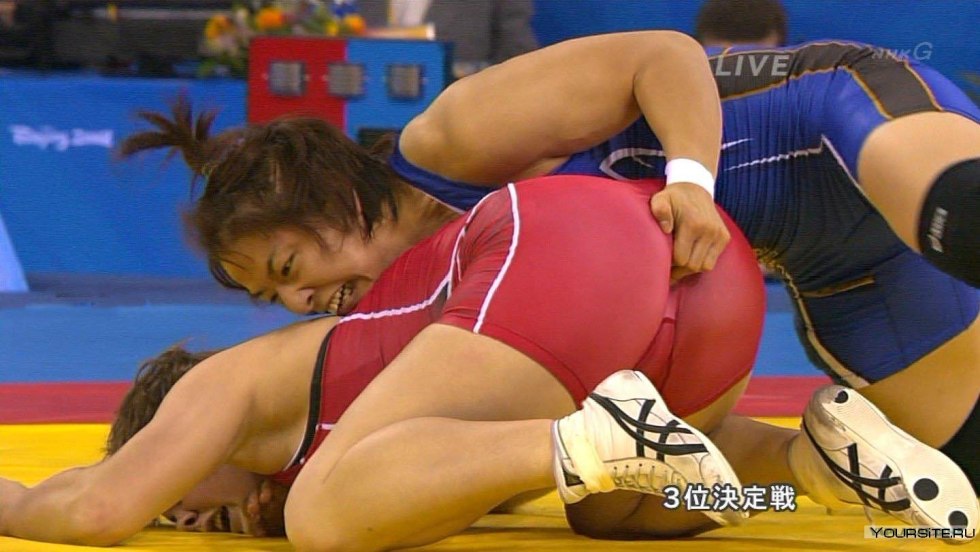 Sports curls in the female wrestling