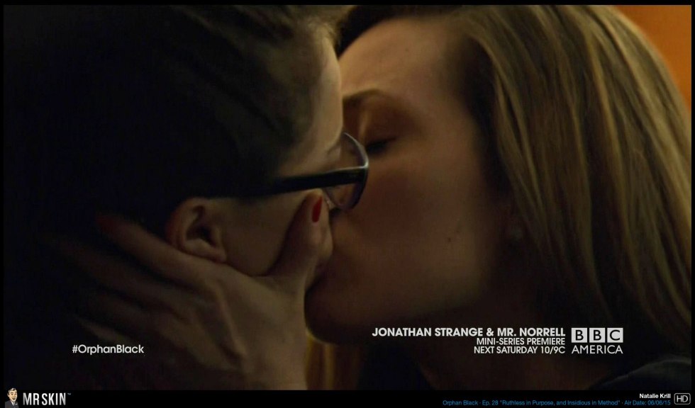 BELOW HER MOUTH (2016) Erika Linder, Natalie Krill