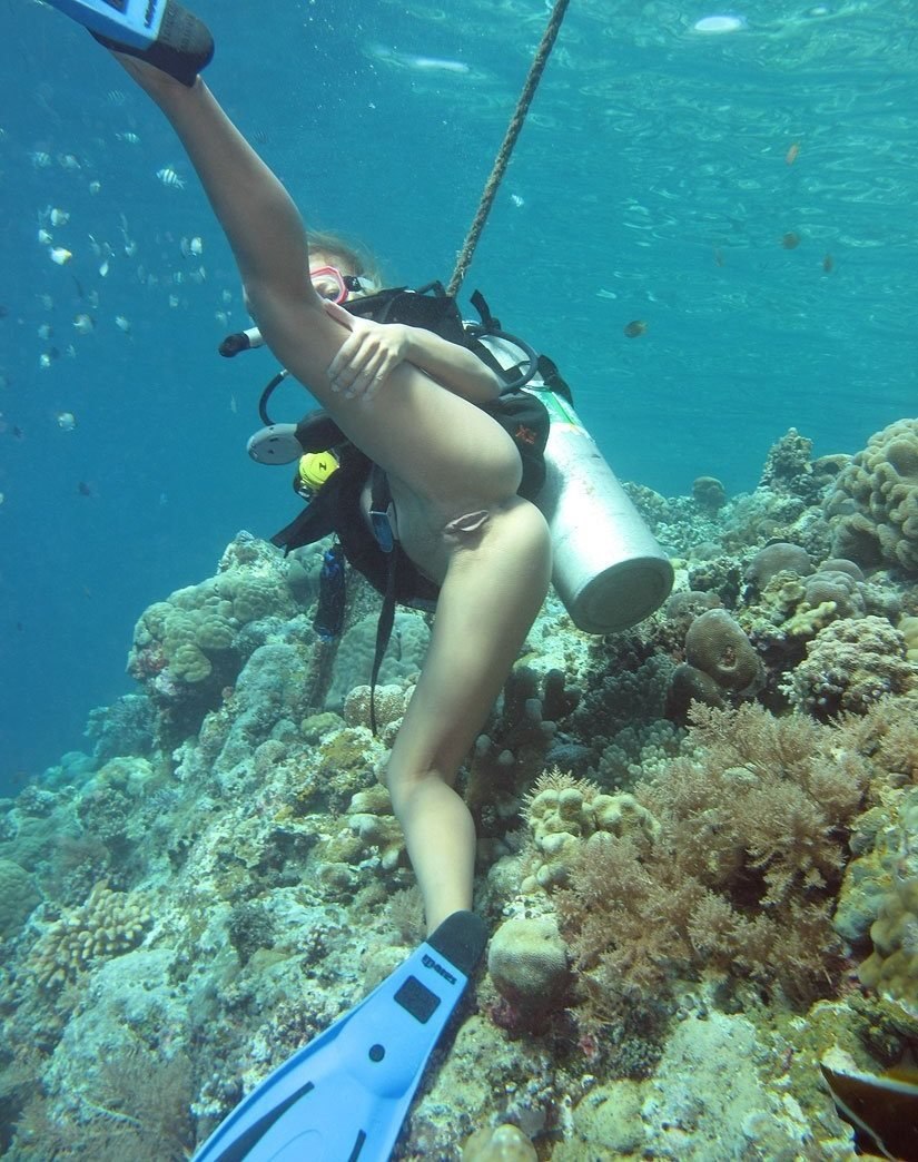 Nikki Thorne Naked Diving