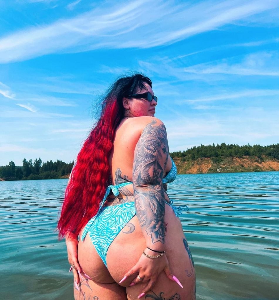 Plums of Natasha Goncharova