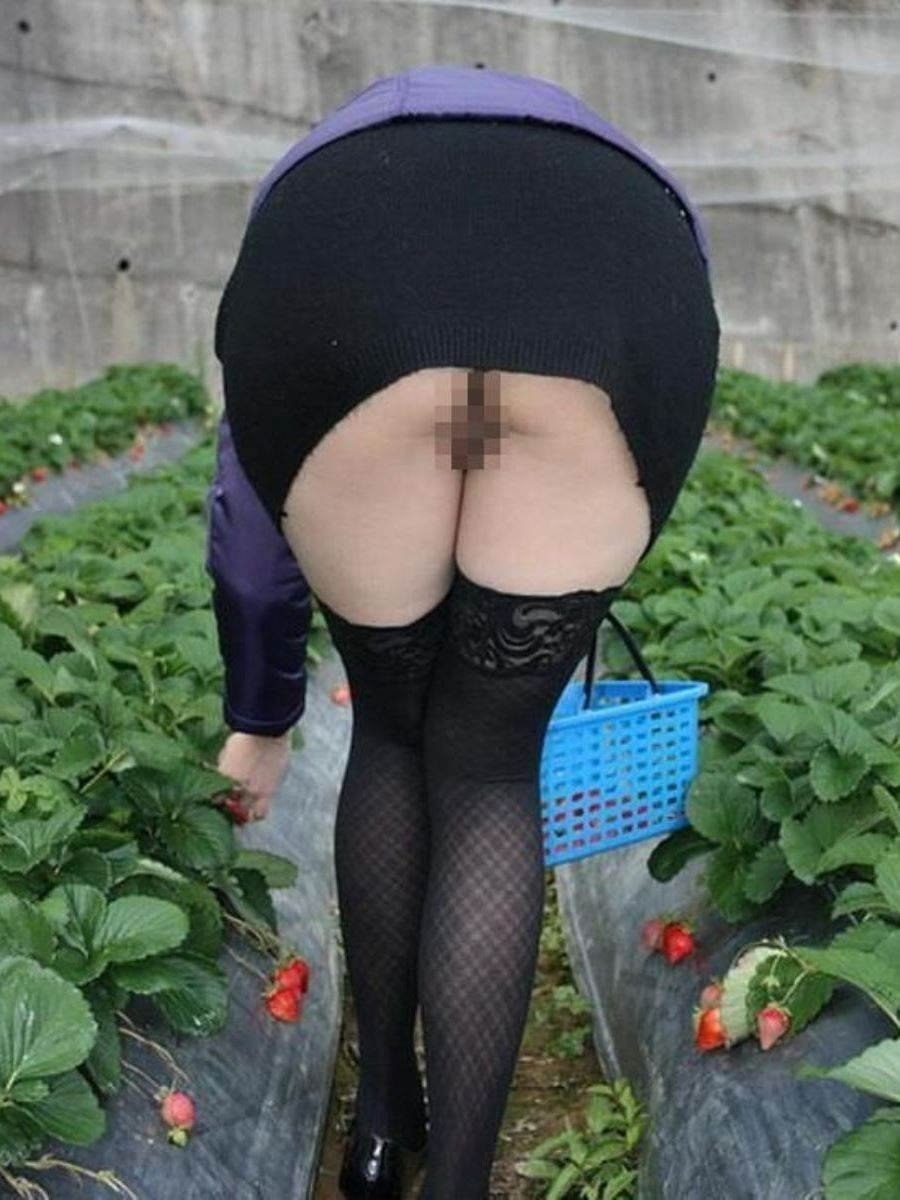 Wife bent without panties