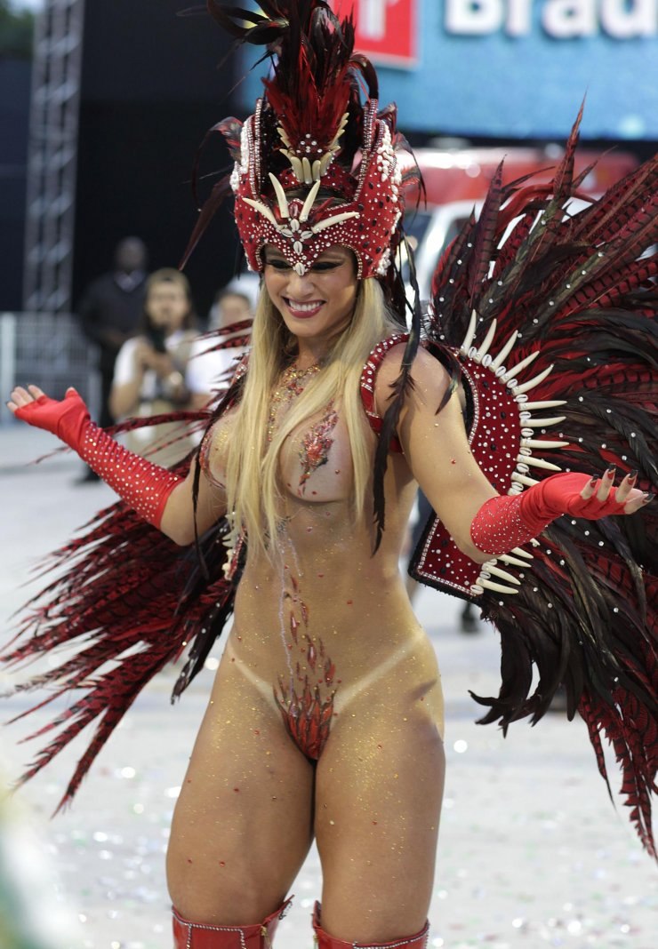 Andrea Martins Brazili Carnival