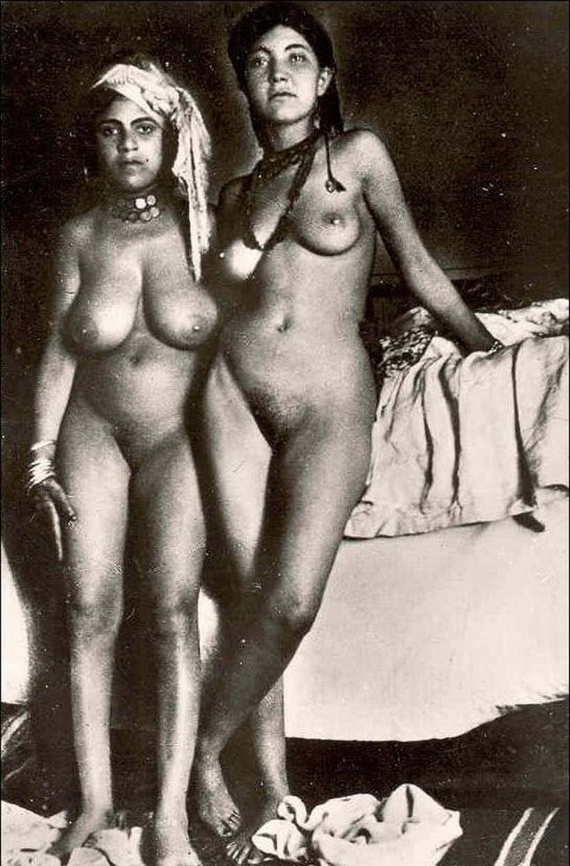 Naked Berber women