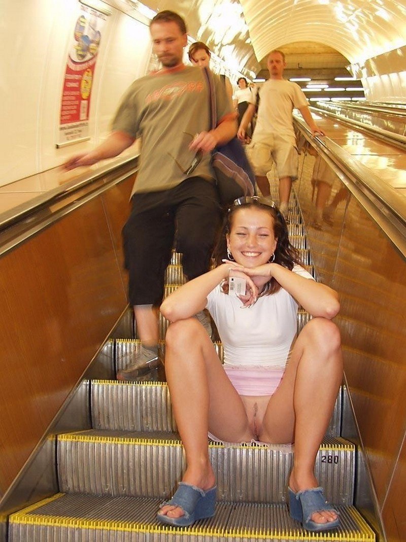 Girl without panties in the subway