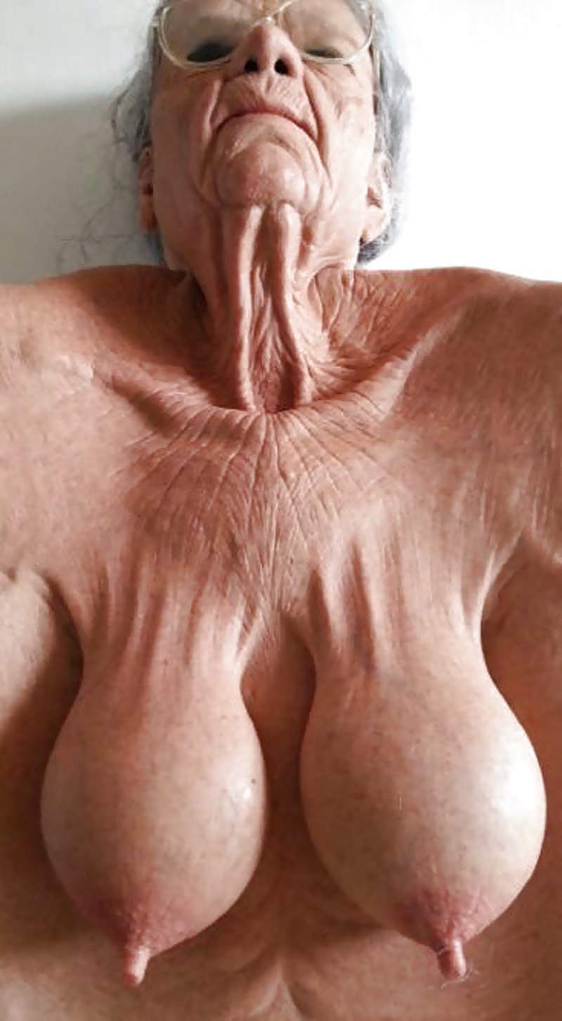 Big wrinkled boobs