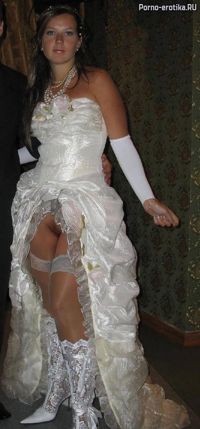 Brides in wedding dresses without panties
