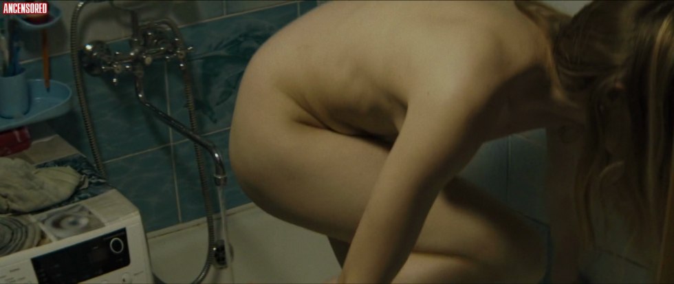 Actress Alina Lanina Nude