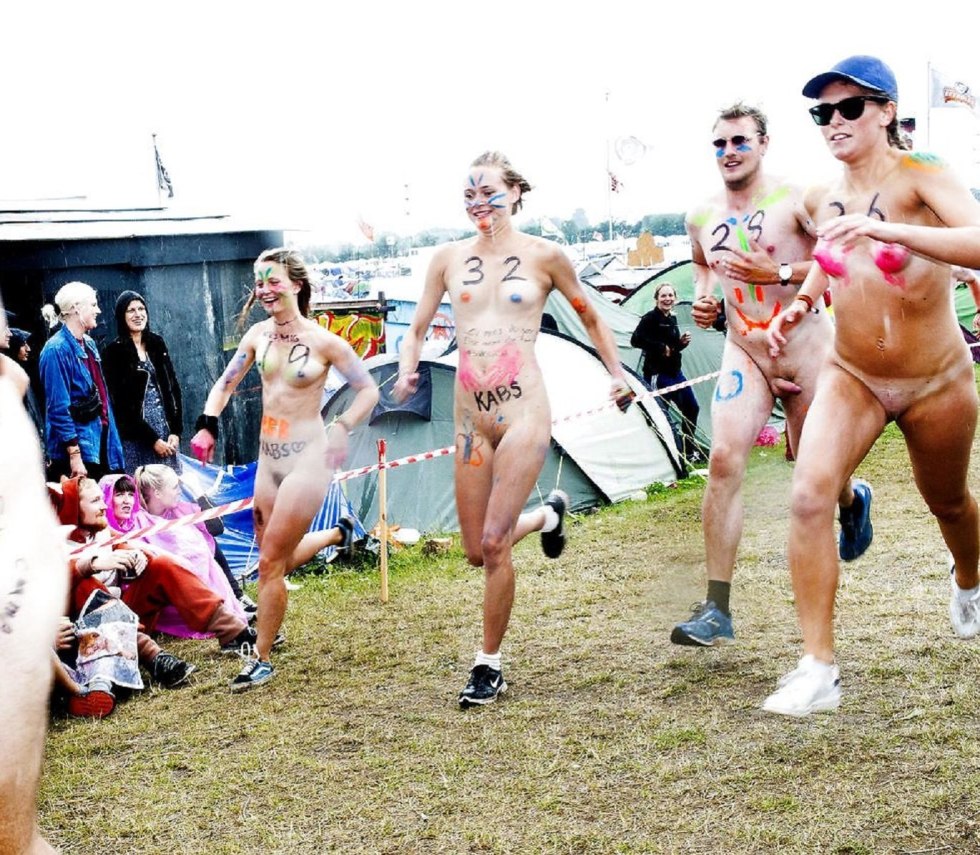 Naked chicks on rock festivals