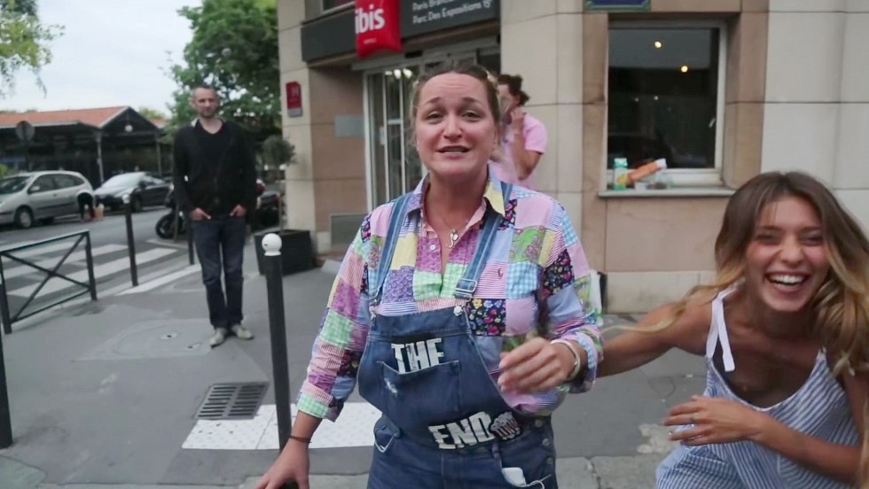 Regina Todorenko lit her chest in Orel and Tails