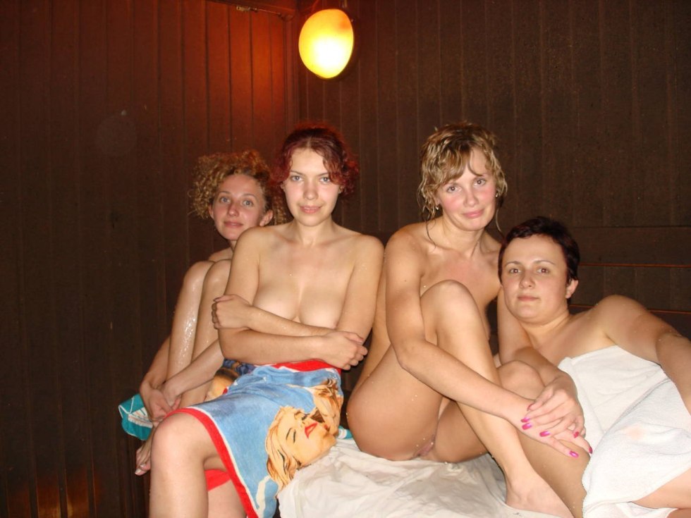 Swingers party in the bath