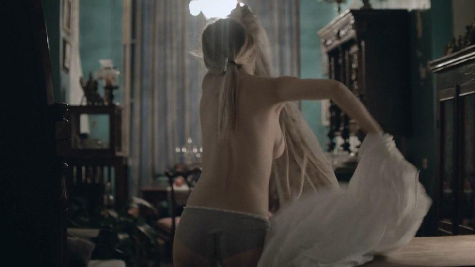 Anna Tsukanova-Kott chest