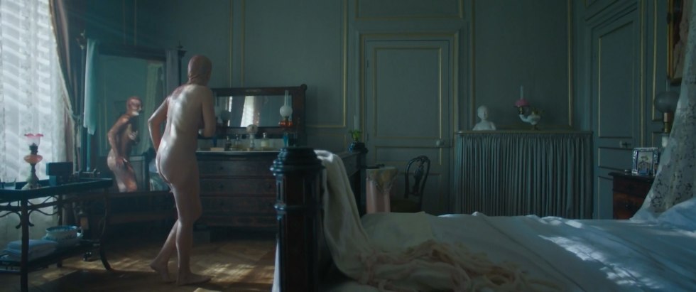 Audrey Flero in the movie 1+1 Nude