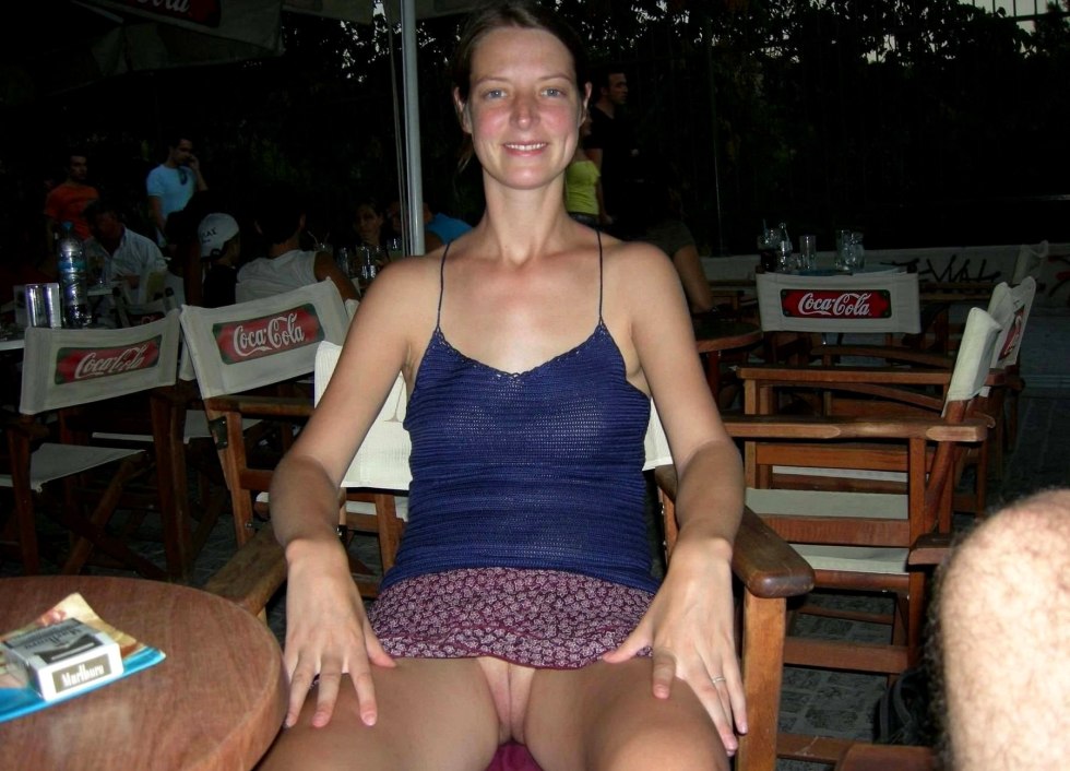 Wife walks without panties