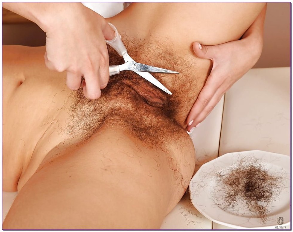 Cut the hair on the pubic man