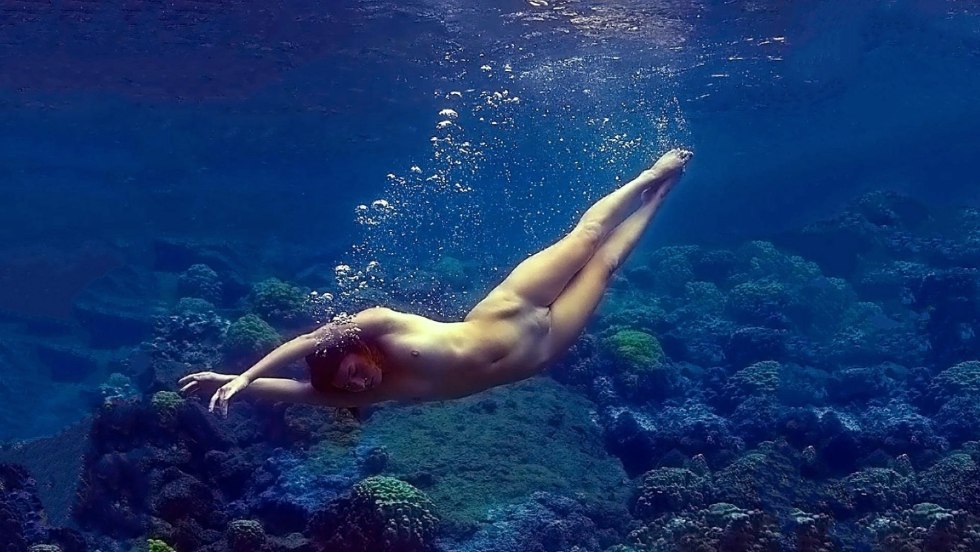 Girls under water naked