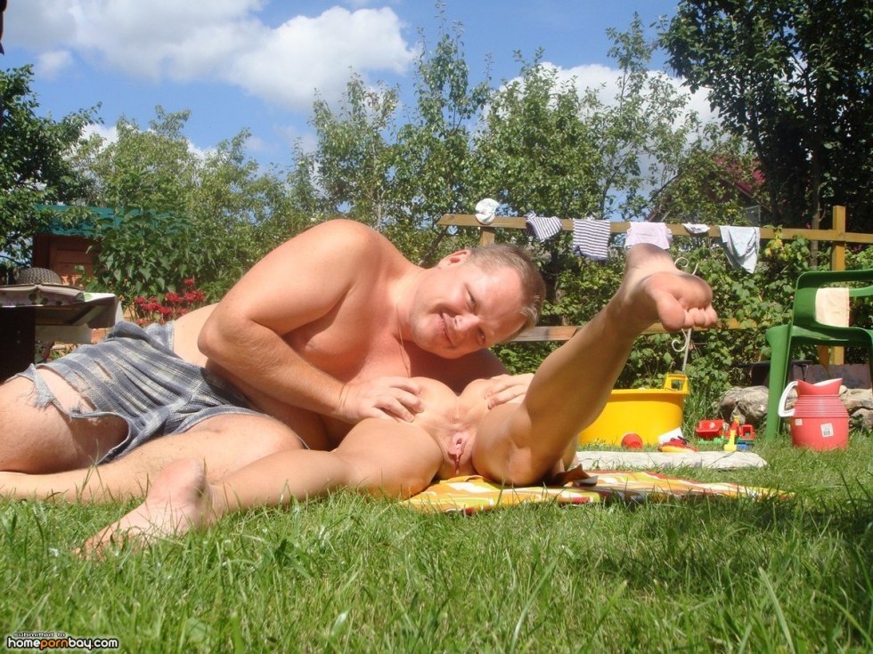 Spouses are naked rest in the country