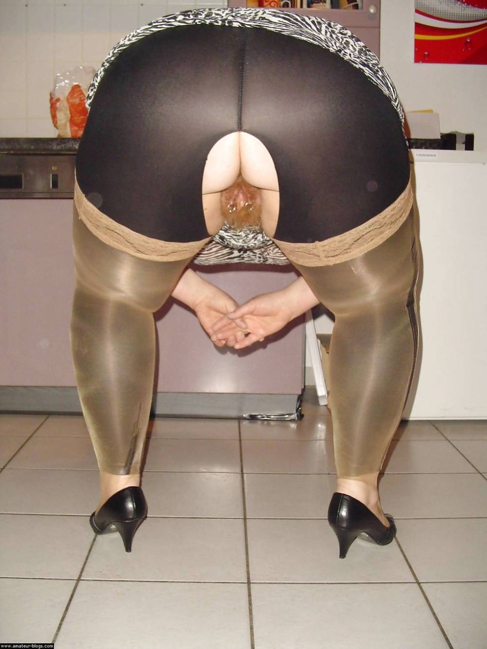 Pissing Tolstoy in Pantalons