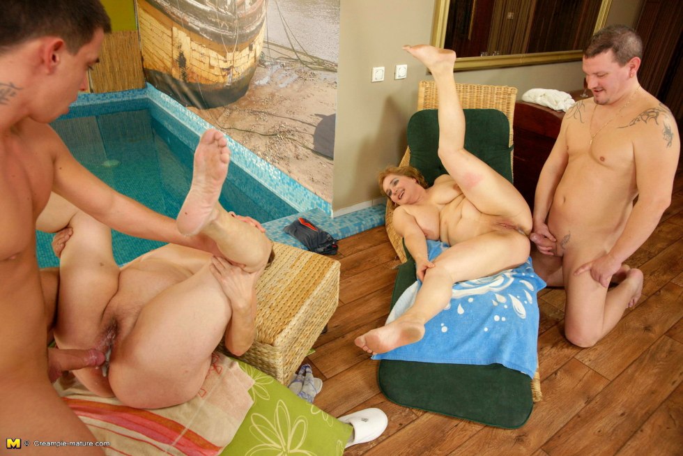 Old old women's orgy in the sauna