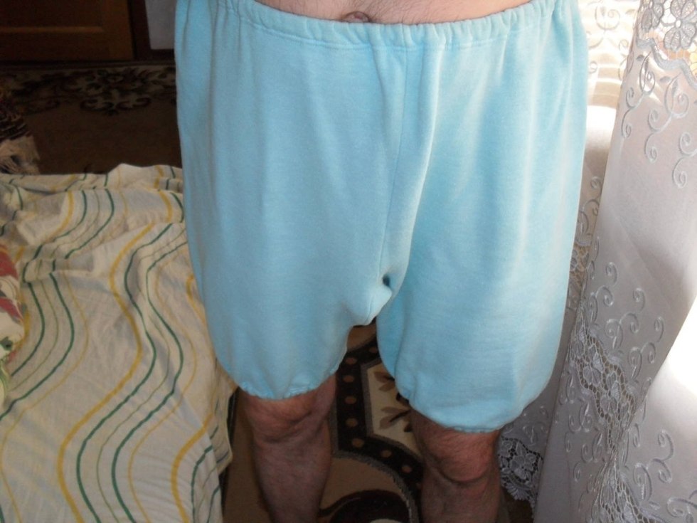 Big dick in women's pantalons