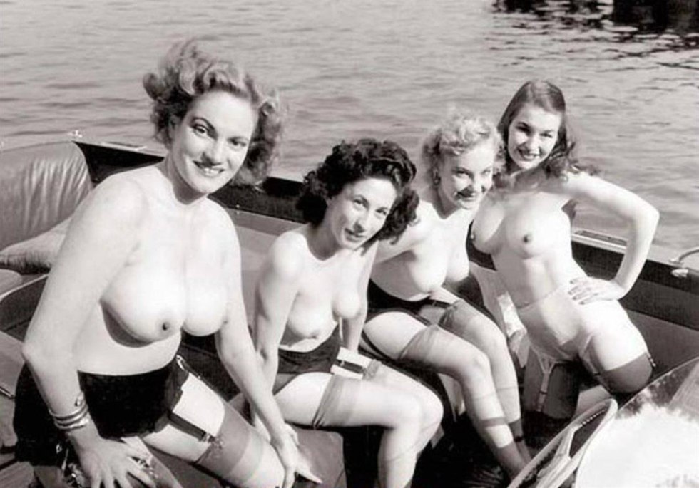 Naked women of the 1940s