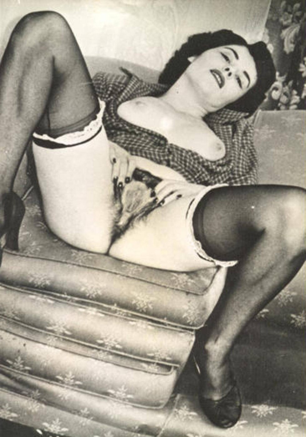 Retro ladies in stockings without panties