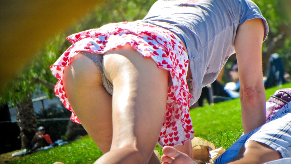 Girls without panties under a skirt