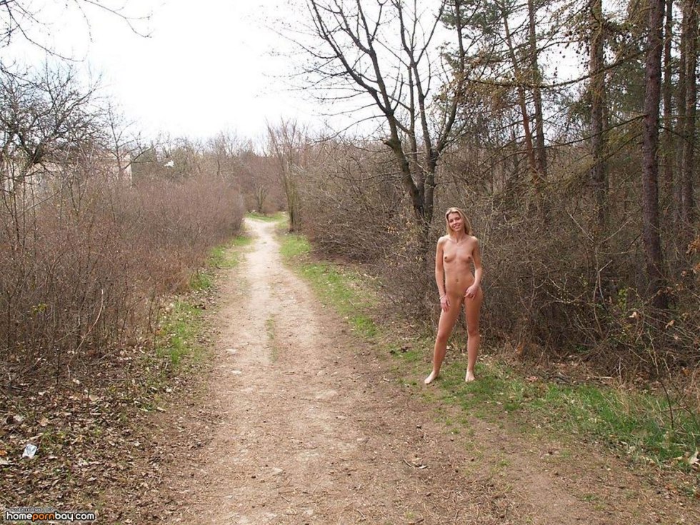 Exhibitionist in nature