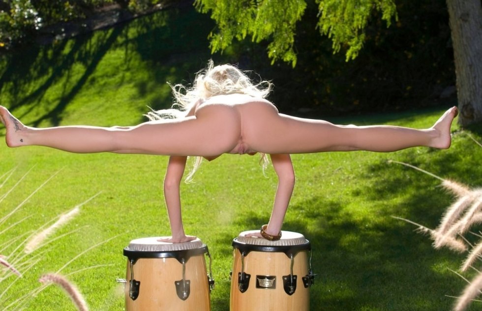 Funny jokes with naked women