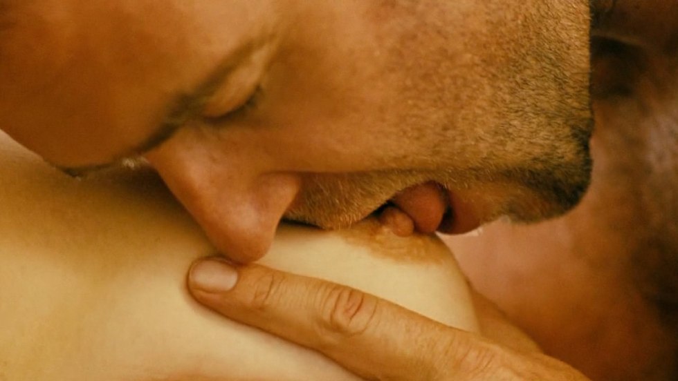 Delicate caresses with a tongue