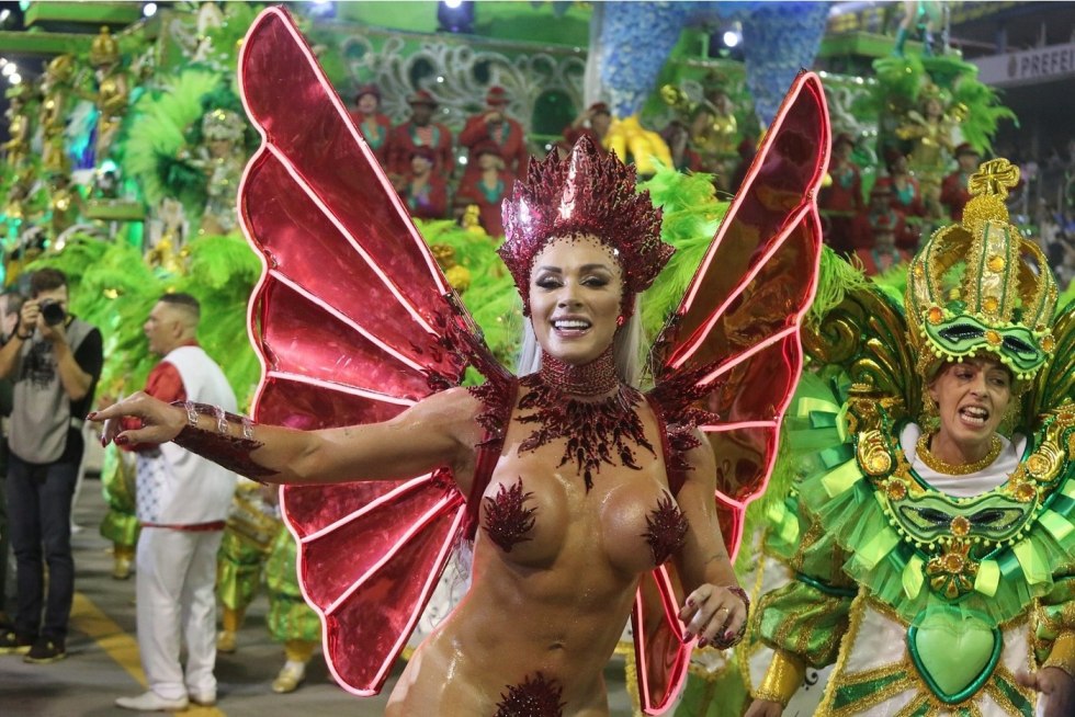 Andrea Martins Brazili Carnival