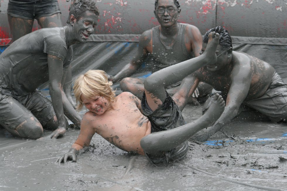Mud baths without clothes