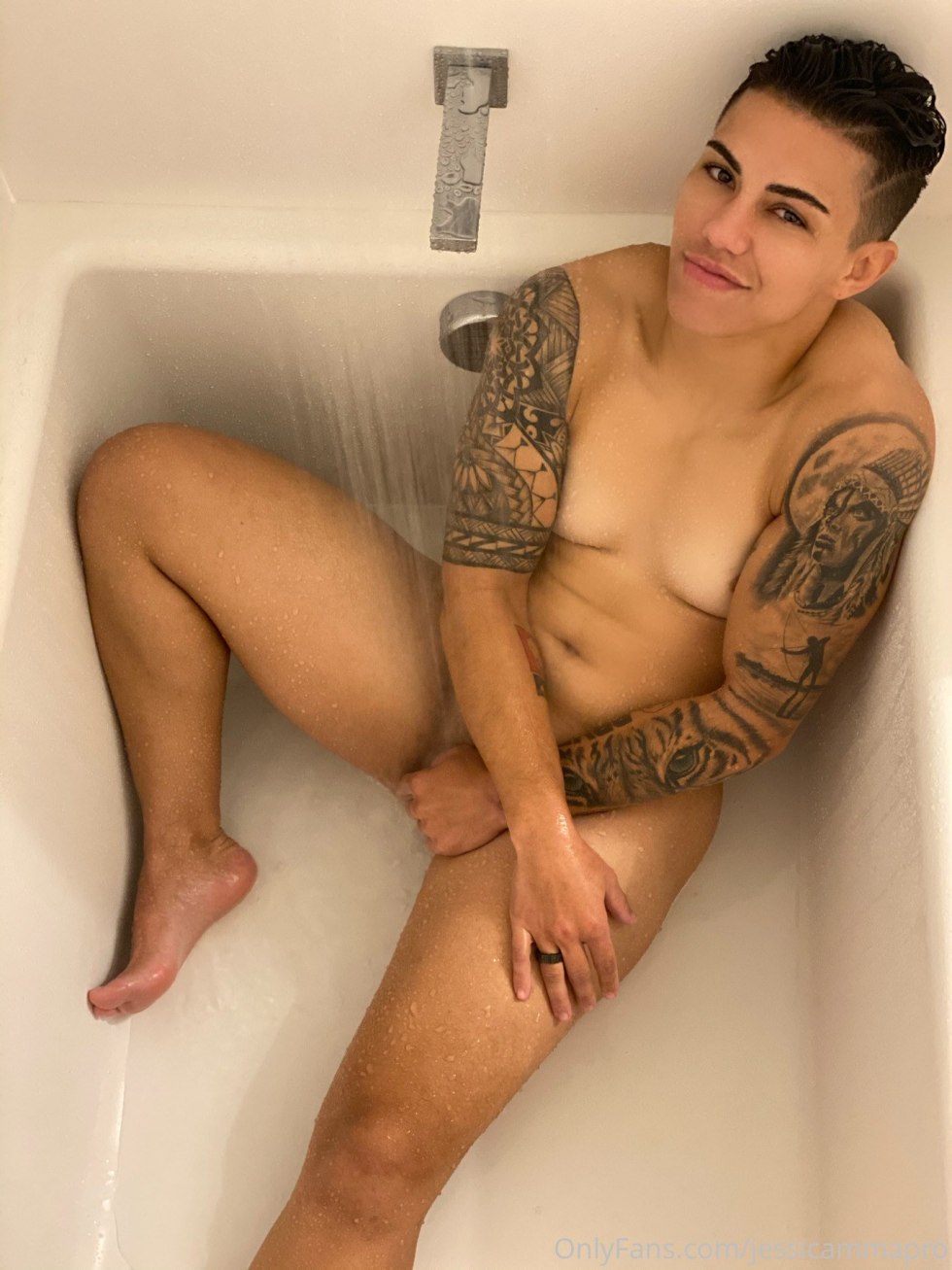 Jessica Andrade is naked