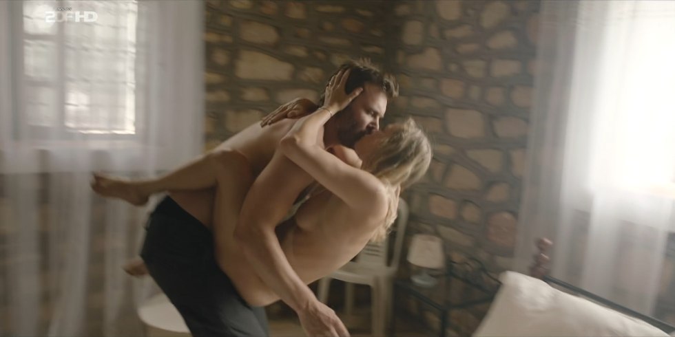 Isabelle Lucas bed scenes naked