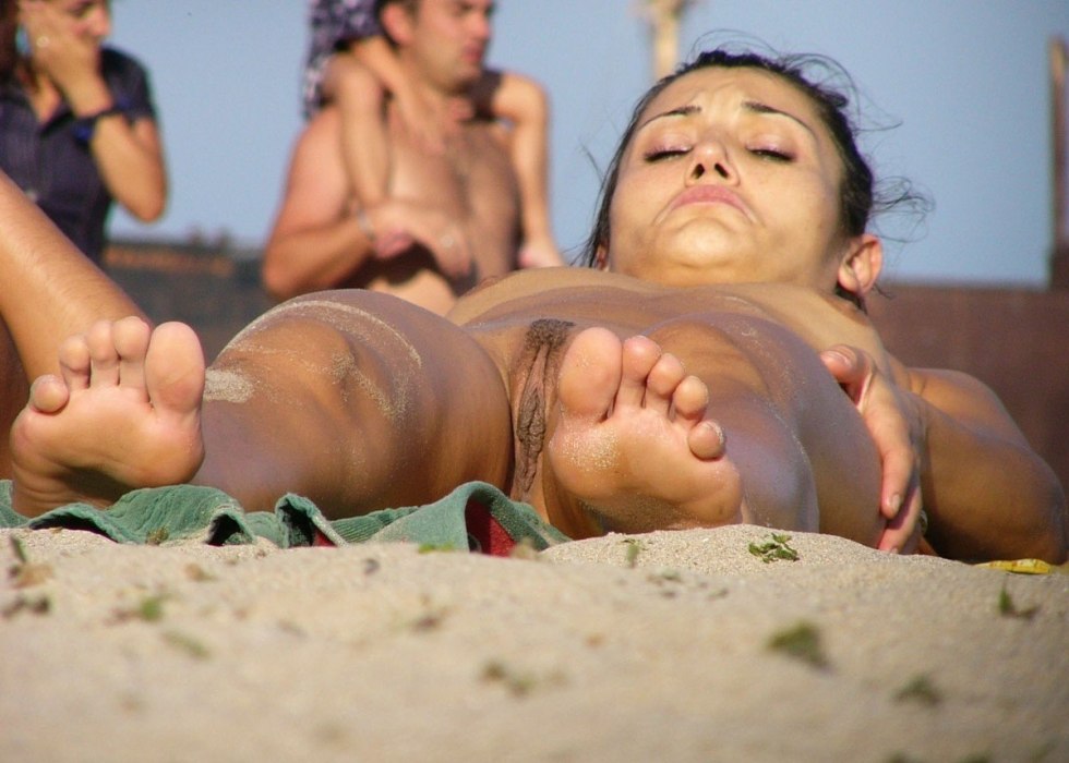 Erotic jokes on the beach