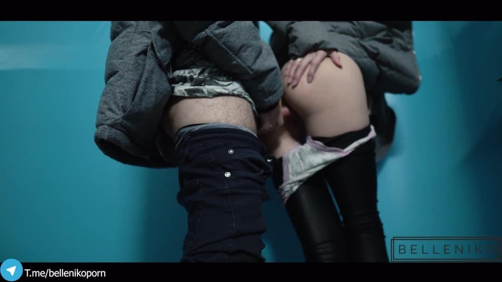 Anal fuck in the entrance