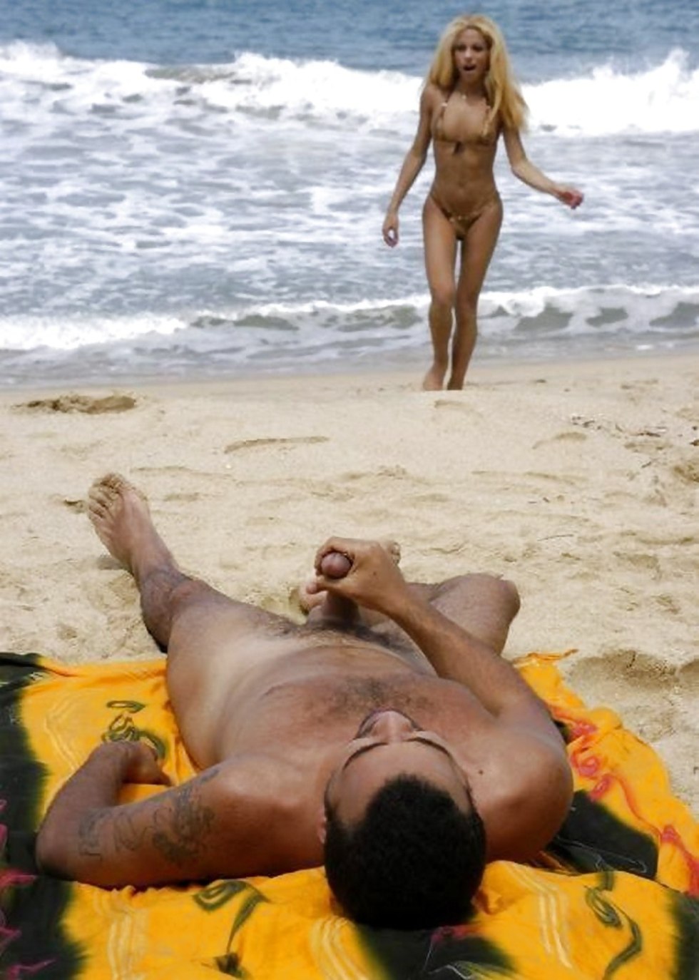Erotic moments on the beach