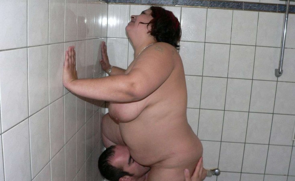 Mature bbw in the bathroom