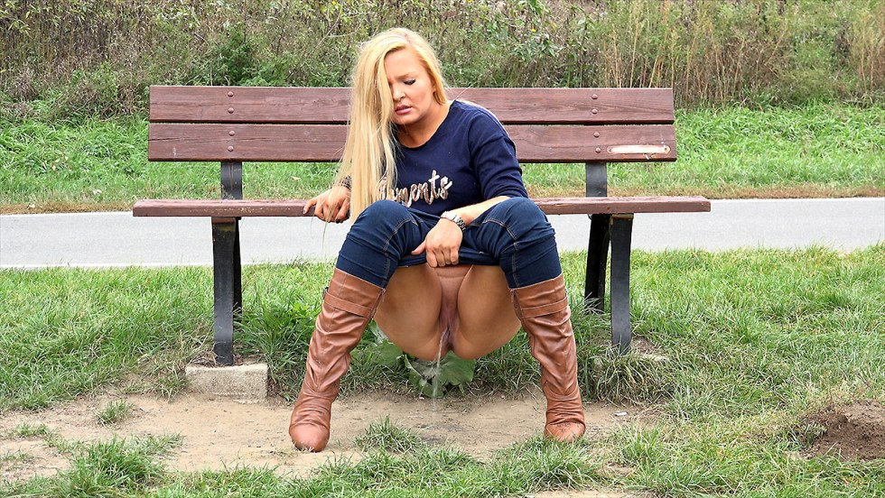 Girls Pissing in the park