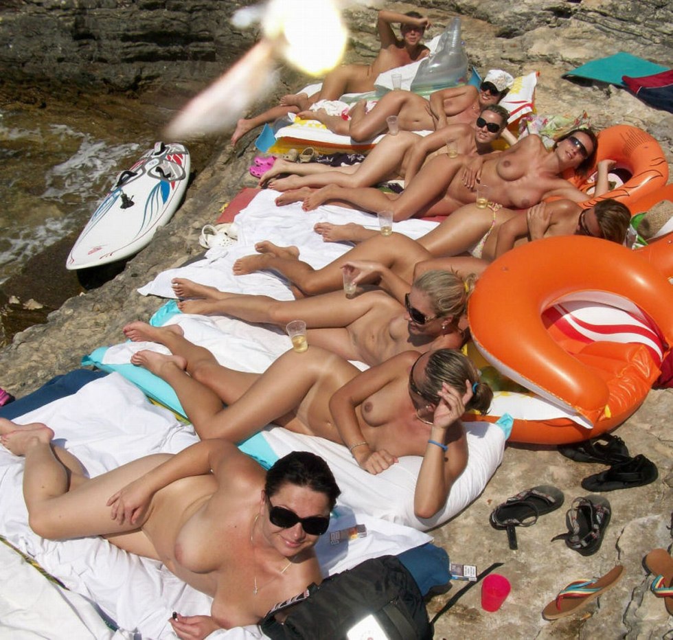 Excursion on the nudic beach