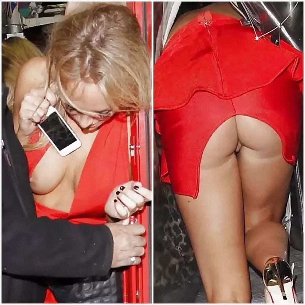 Britney Spears without panties from the car