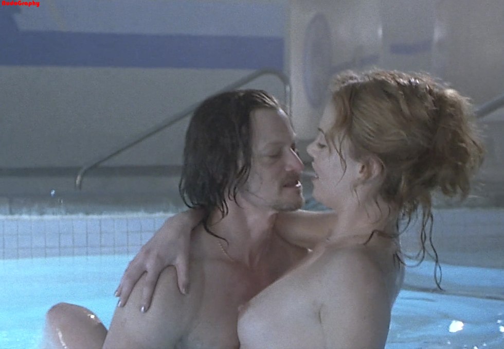 Charlize Theron Lesbi Scene