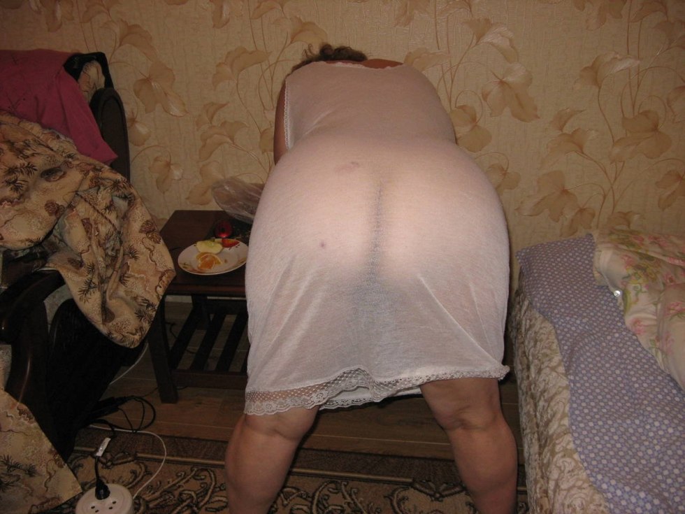 Mother -in -law in a nightie without panties