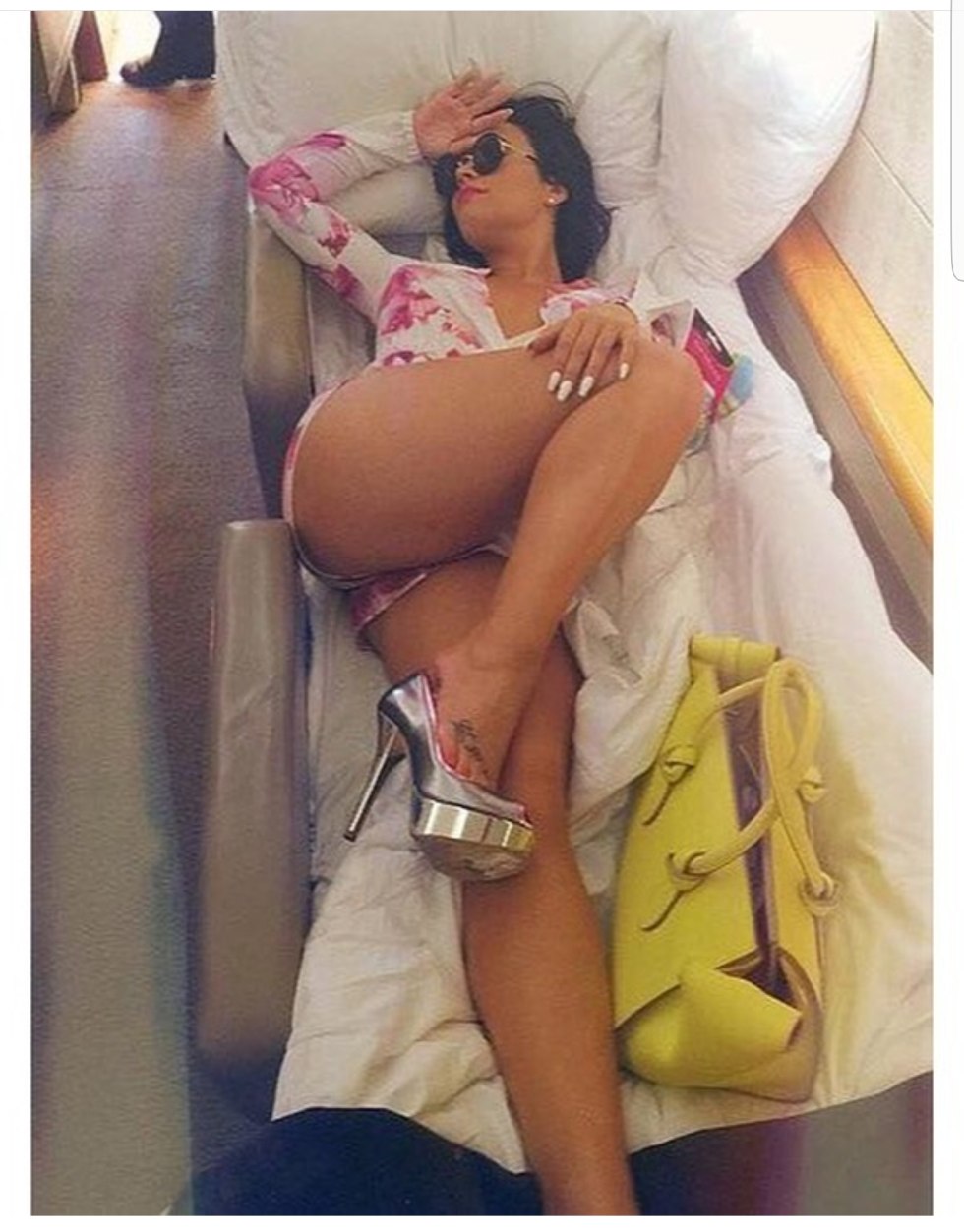 Piquant photos in the hospital