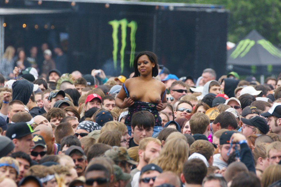 Street debauchery on Fest