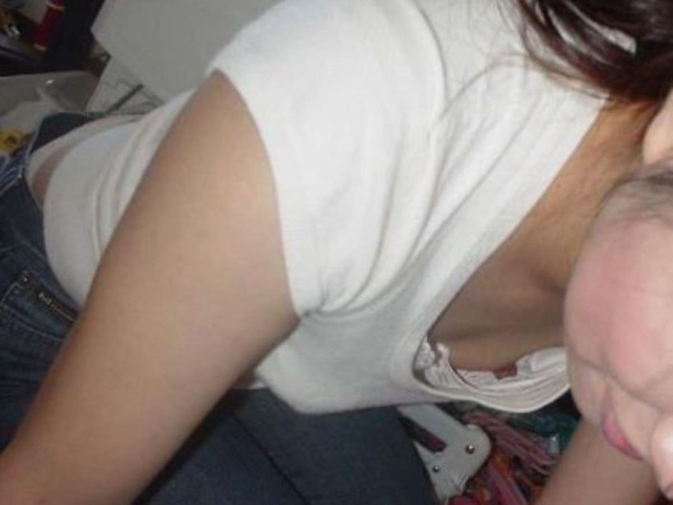 Japanese girl accidentally lit up boobs