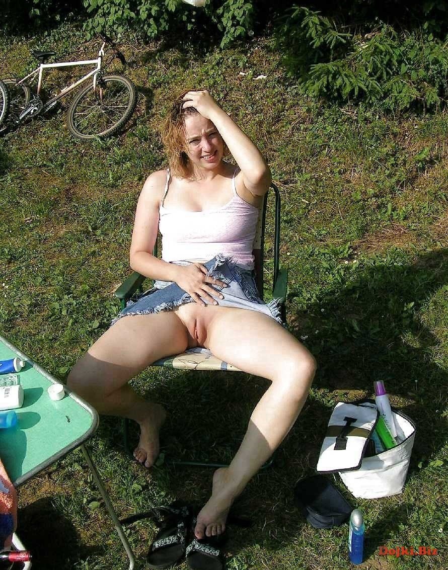 Girls in the country without panties