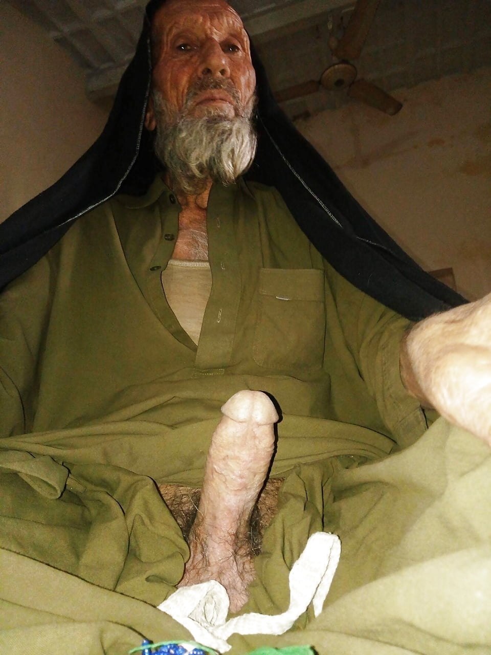 Old Arab with a big dick