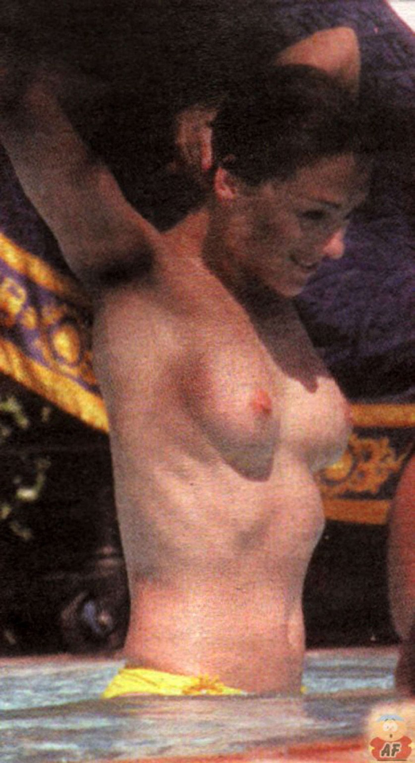 Naked celebrities Paparazzi